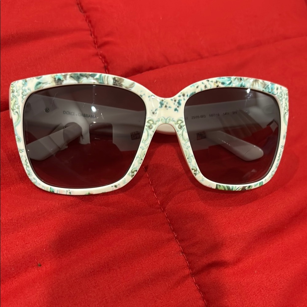 Dolce & Gabbana Floral Sunglasses - Cream